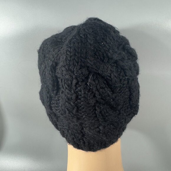 The North Face Cable Minna Beanie in Black - Picture 3 of 10